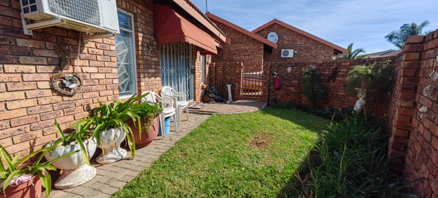 2 Bedroom Property for Sale in Riviera Northern Cape